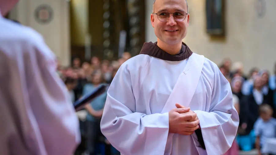 „Bůh mi své plány odkrýval postupně,“ usmívá se novokněz P. Jan Kapistrán Tomáš Gajdoš